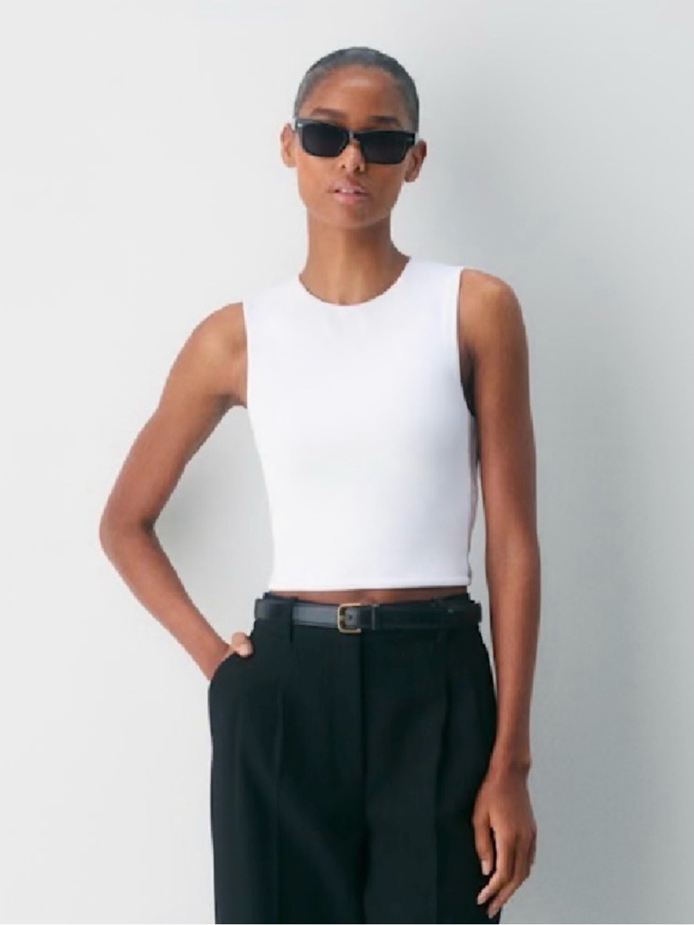 Aritzia Babaton Contour Tenor Sleeveless Muscle Tank Top Chocolate Brown